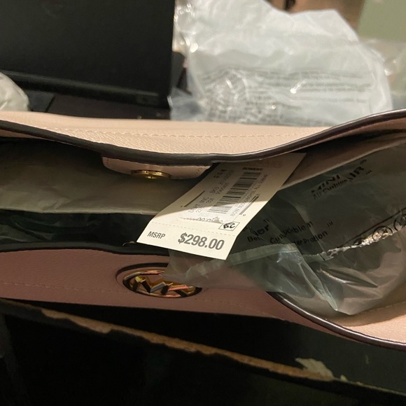 Light Pink Michael Kors handbag - Picture 6 of 7